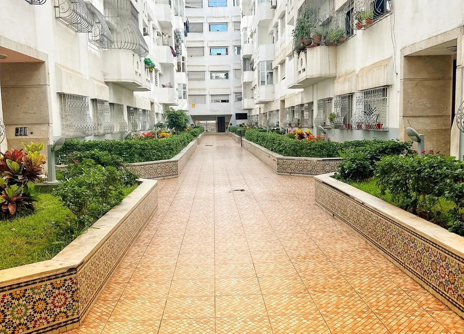 Best 2 Bedrooms In La Gironde 10 Minute To Train Station Casablanca Morocco